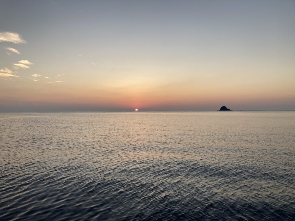 日の出 ベタ凪